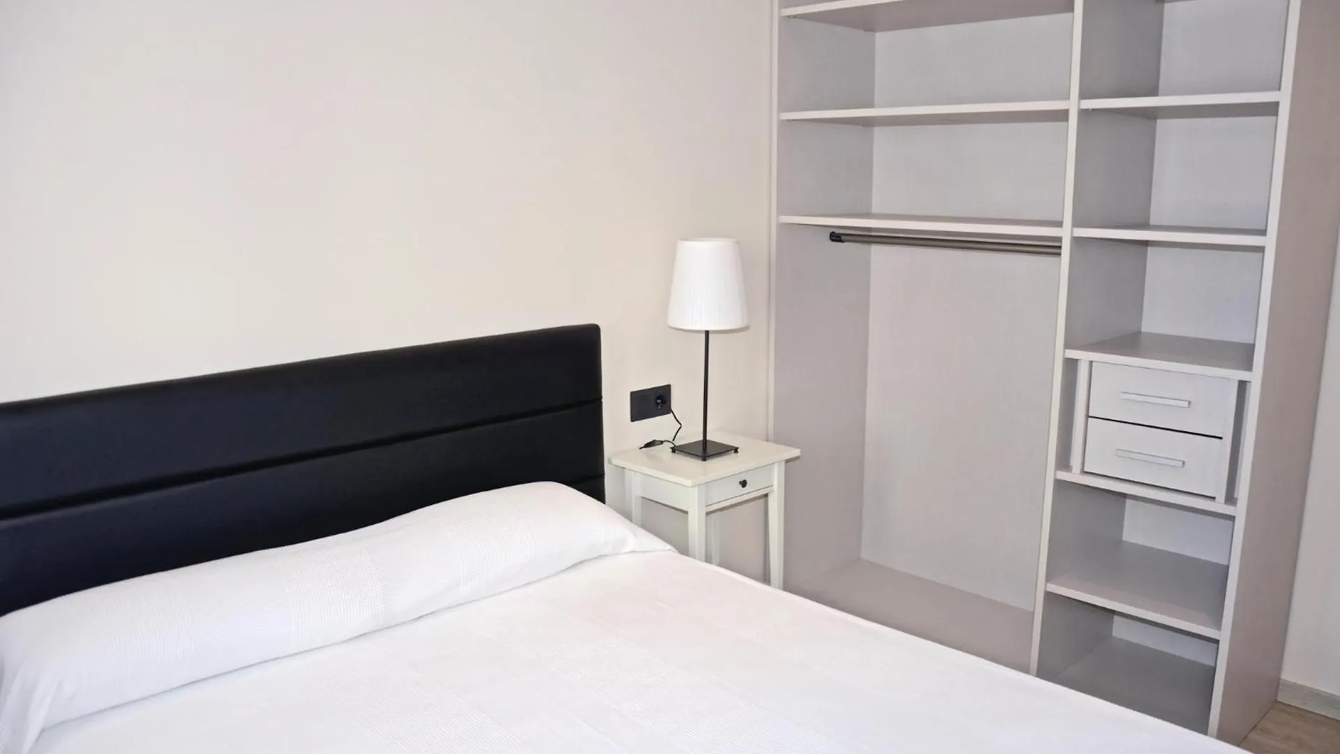 Tatil Evi Awesome Home In Palma De Mallorca With Kitchen